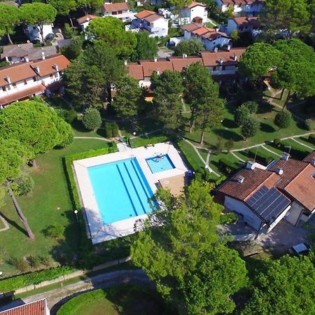 Villaggio Club Dei Pini Бибионе Экстерьер фото