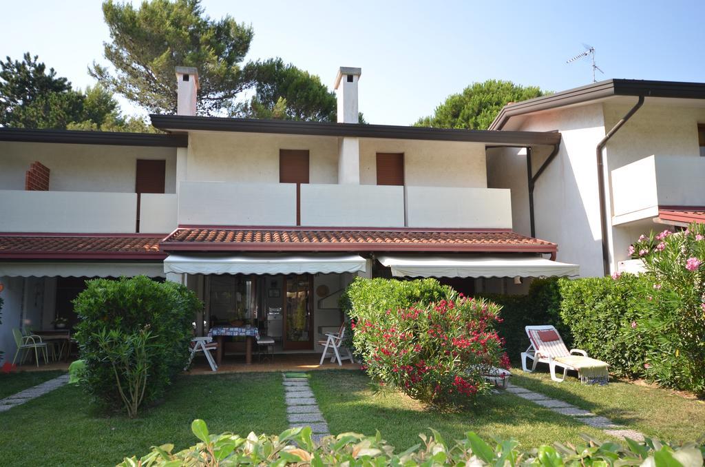 Villaggio Club Dei Pini Бибионе Экстерьер фото