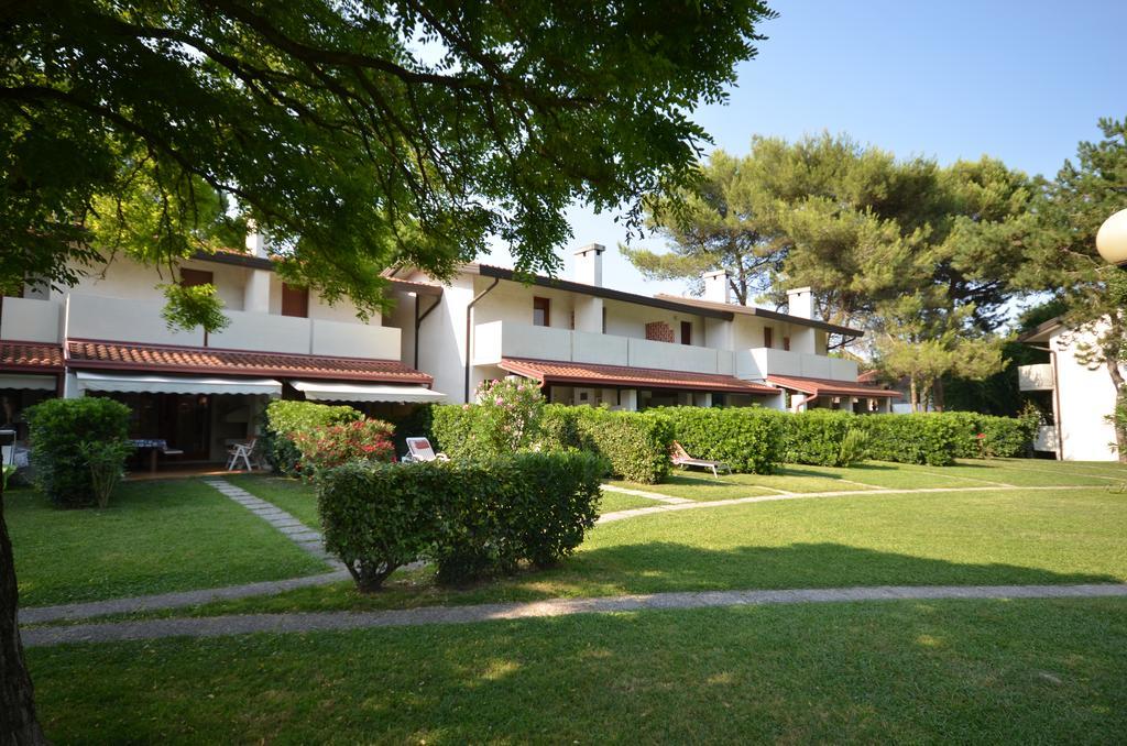 Villaggio Club Dei Pini Бибионе Экстерьер фото